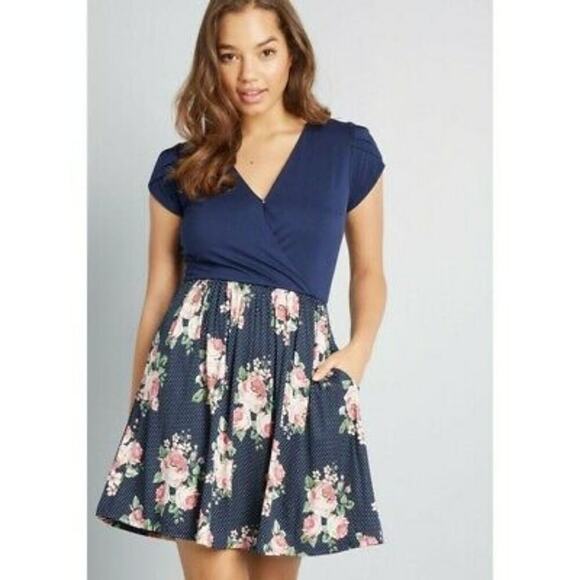 Modcloth Dining Outdoors Blue Polka Dot Mini Dress‎ Size Medium - Picture 1 of 11